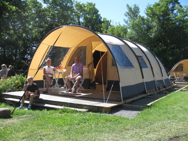 Pirat snesevis Plaske Telt med trægulv – Bornholm|Camping|Aktiv ferie for hele  familien|Campingpladsen hvor du slapper af